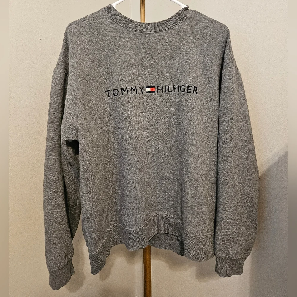 Tommy Hilfiger Embroidered Crew Neck Sweatshirt - Picture 1 of 6